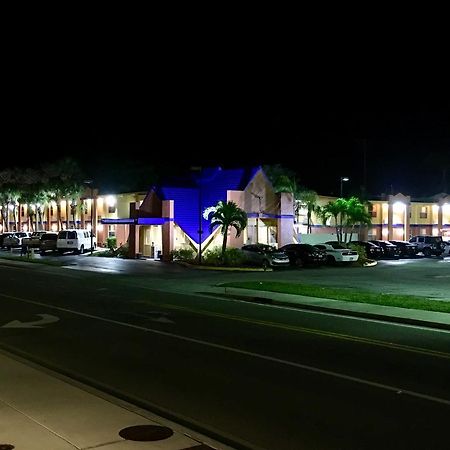 Americas Best Value Inn Сарасота Экстерьер фото