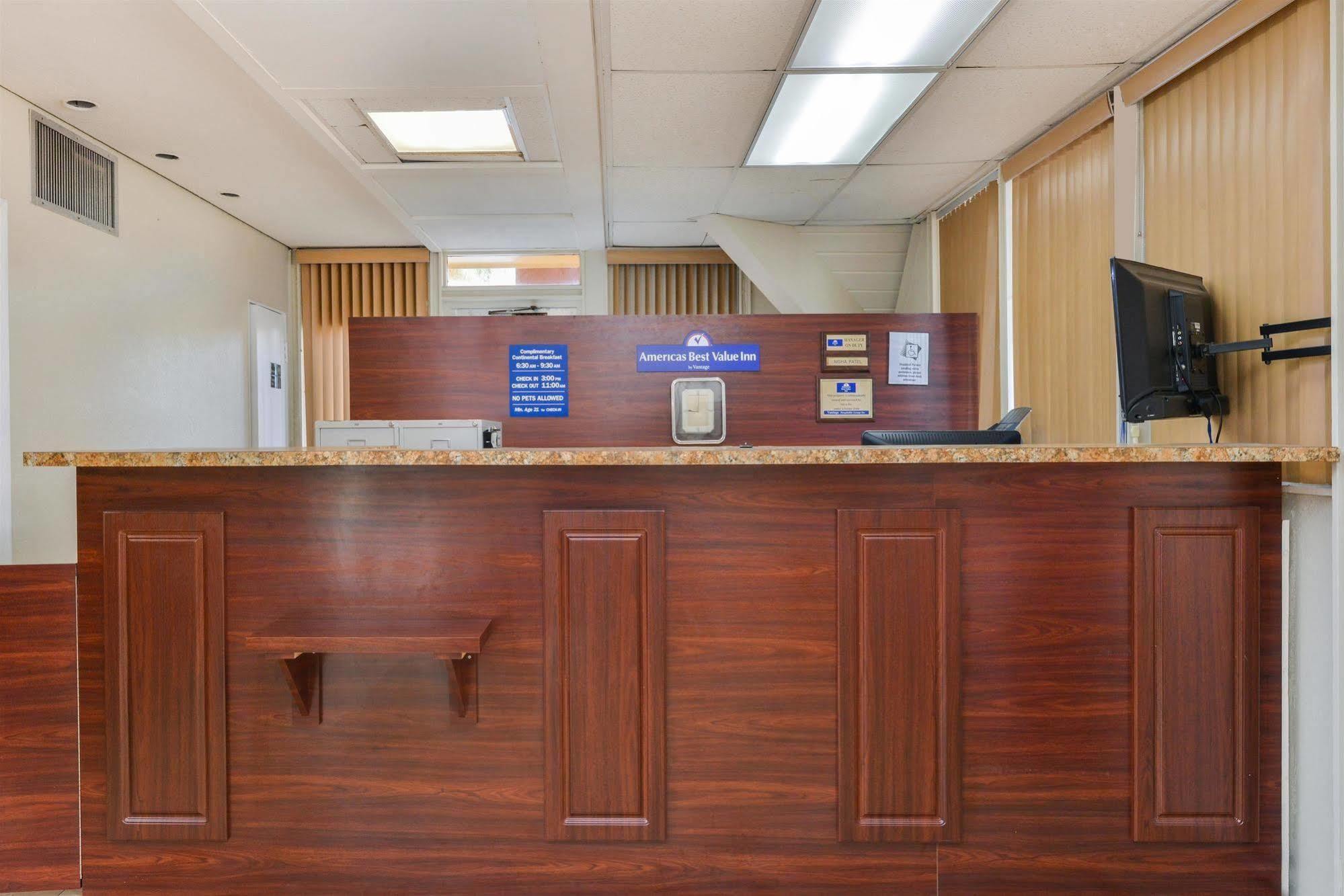 Americas Best Value Inn Сарасота Экстерьер фото