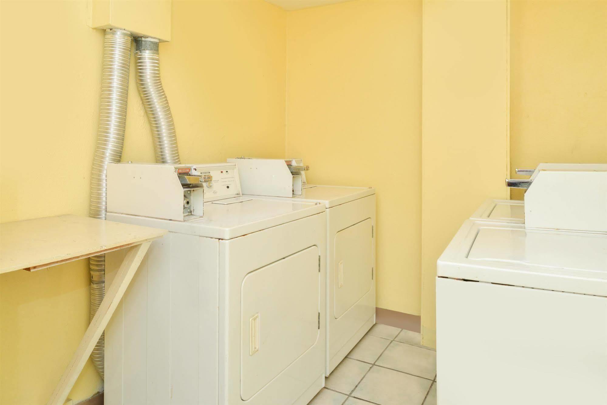 Americas Best Value Inn Сарасота Экстерьер фото