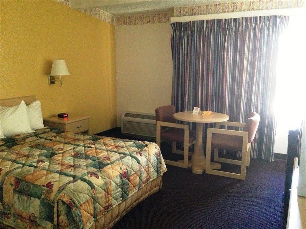 Americas Best Value Inn Сарасота Экстерьер фото